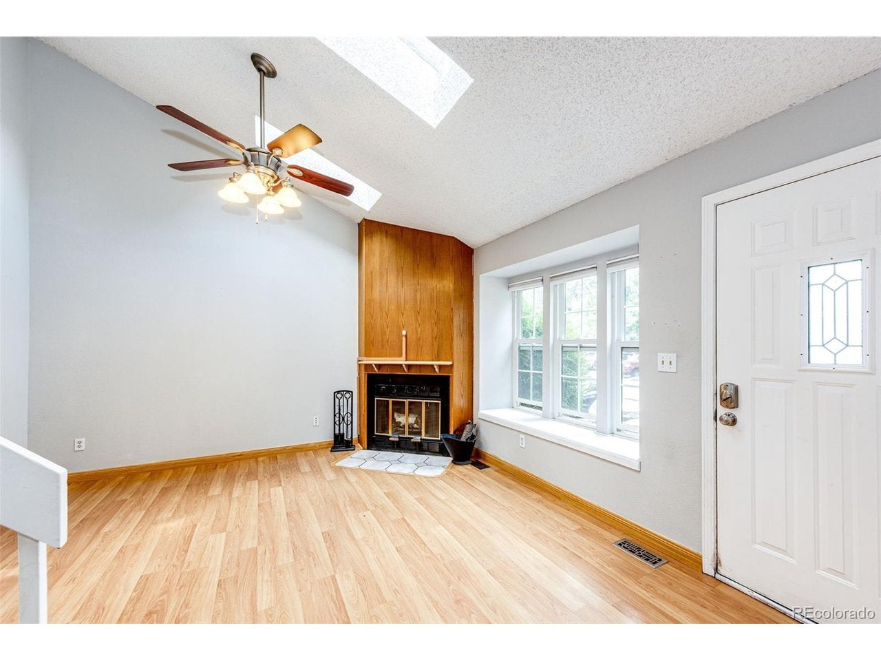 1220 S Flower Cir, Lakewood, CO 80232 photo