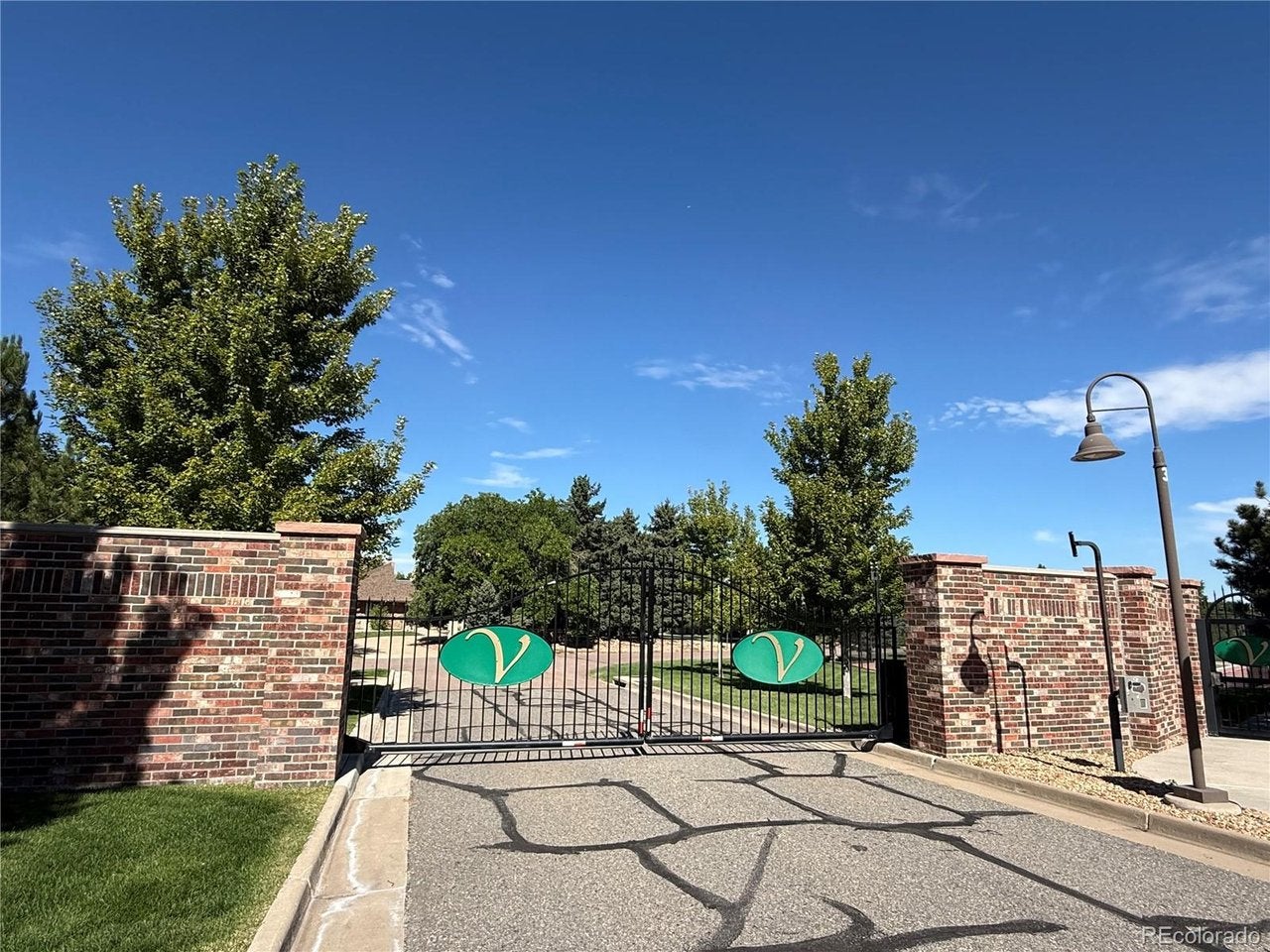 6587 S Helena St, Centennial, CO 80016 photo
