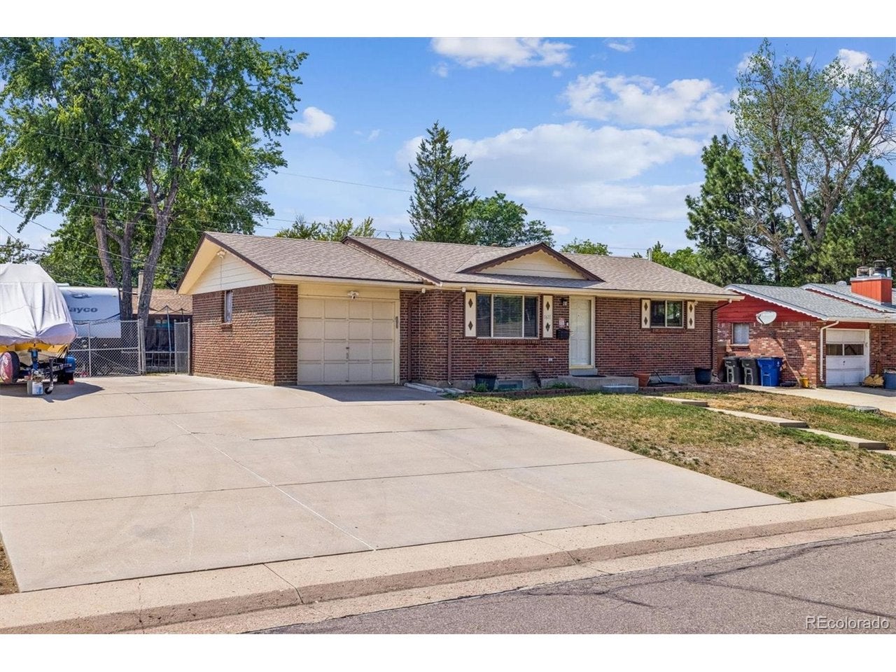 1611 Carretera St, Lakewood, CO 80232