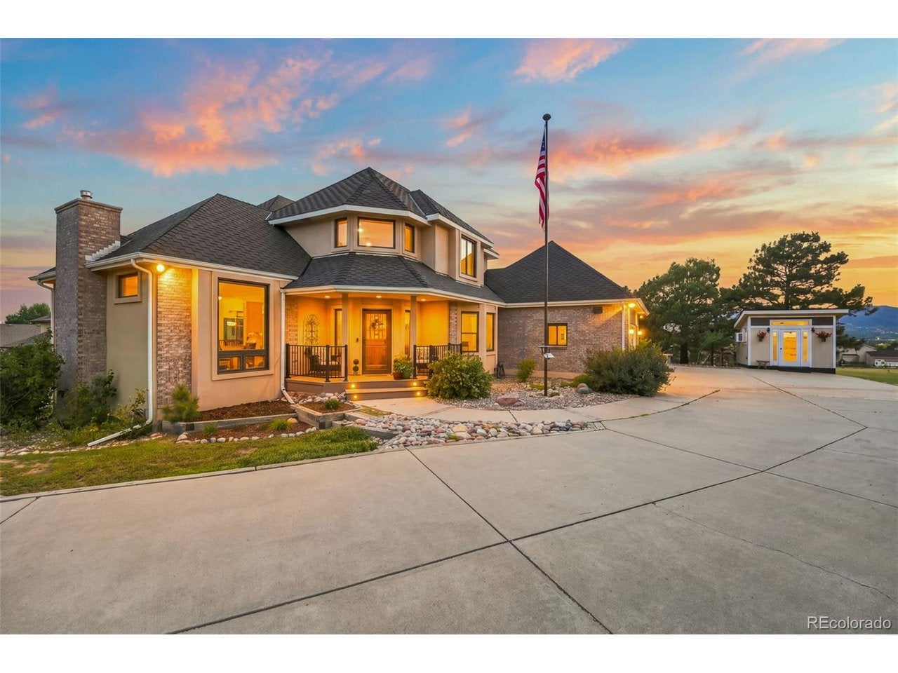945 Caribou Dr, Monument, CO 80132
