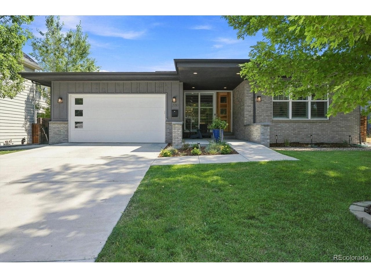 2980 S Cherry Way, Denver, CO 80222 photo