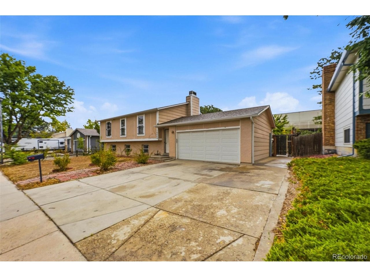 16683 Kansas Dr, Aurora, CO 80017