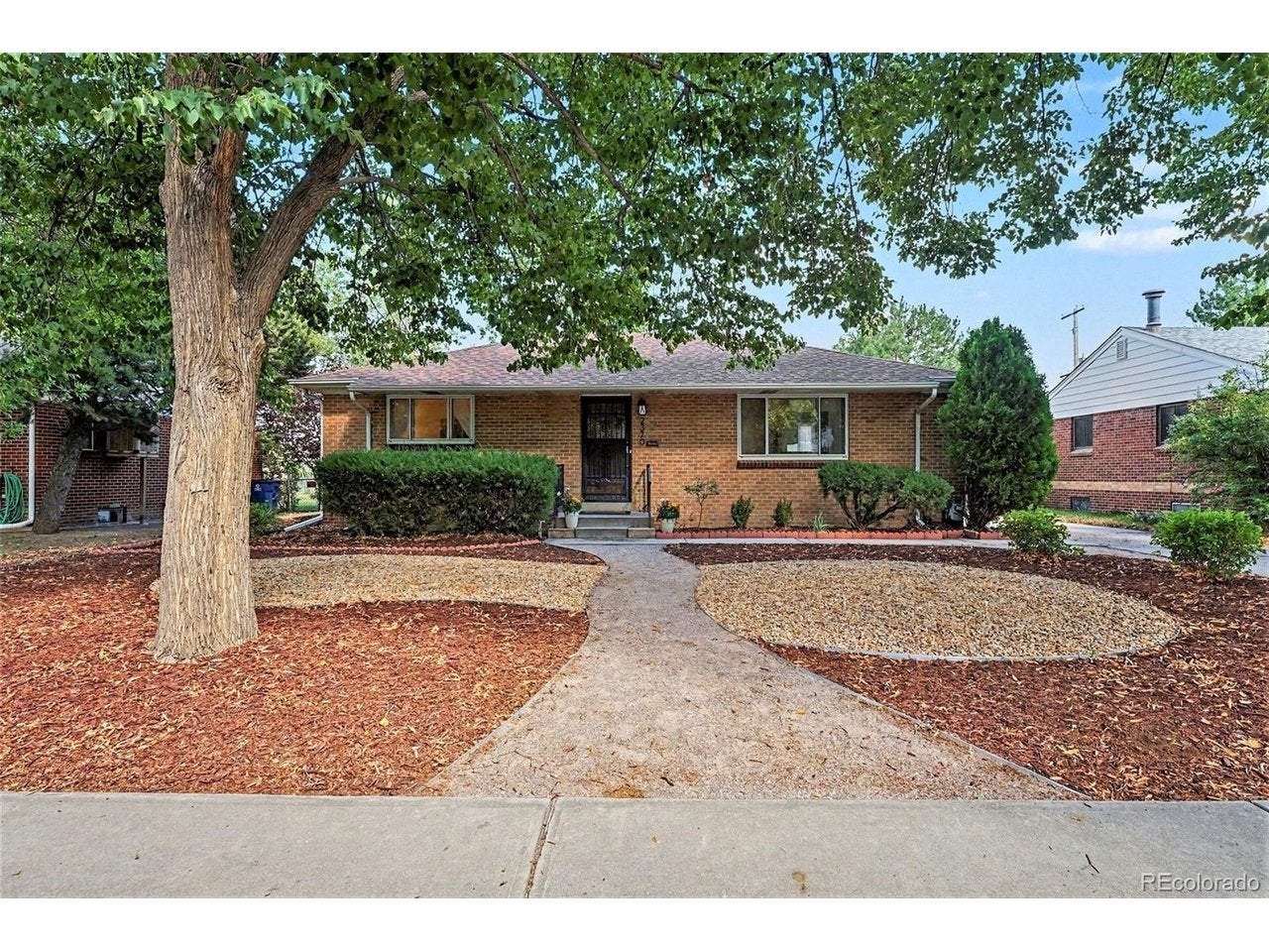 2370 Kingston St, Aurora, CO 80010
