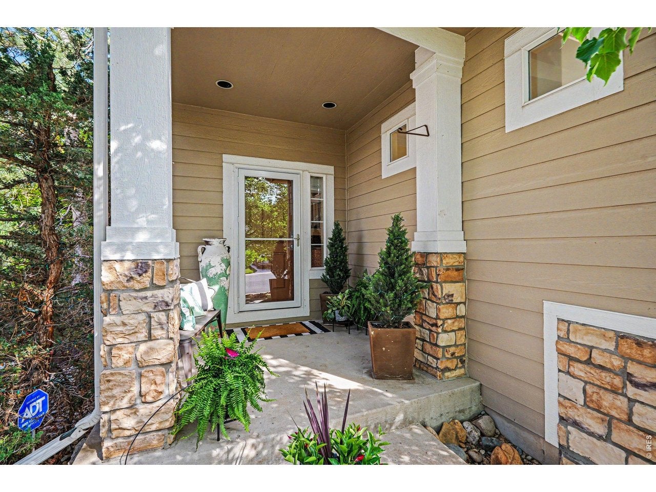 9690 S Dover Way, Littleton, CO 80127 photo