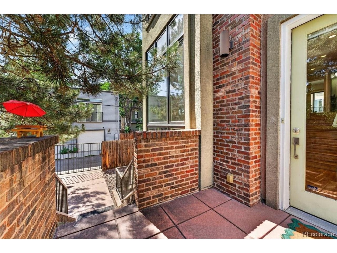 1657 N Franklin St, Denver, CO 80218 photo