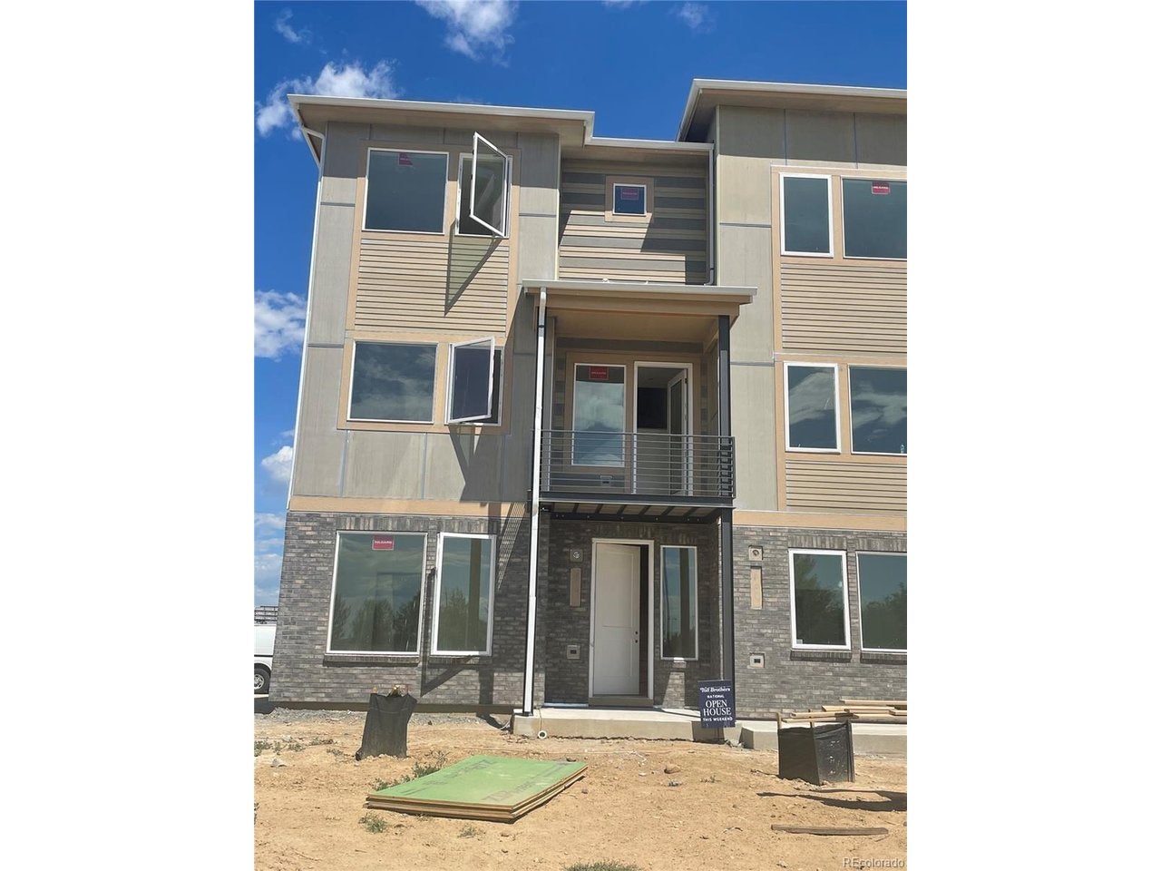606 Cowbell Dr, Erie, CO 80516