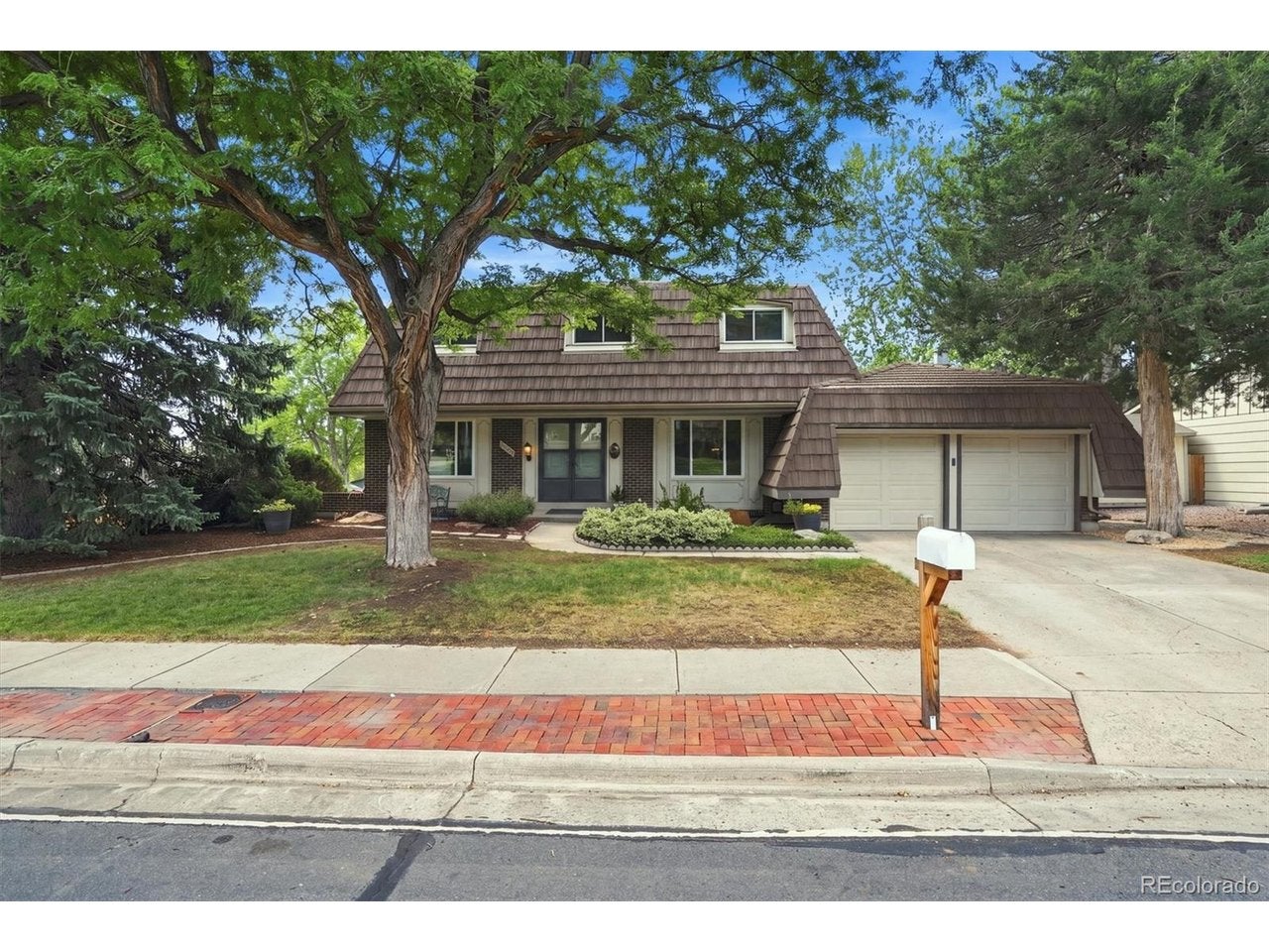 8300 Baker Ave, Lakewood, CO 80227
