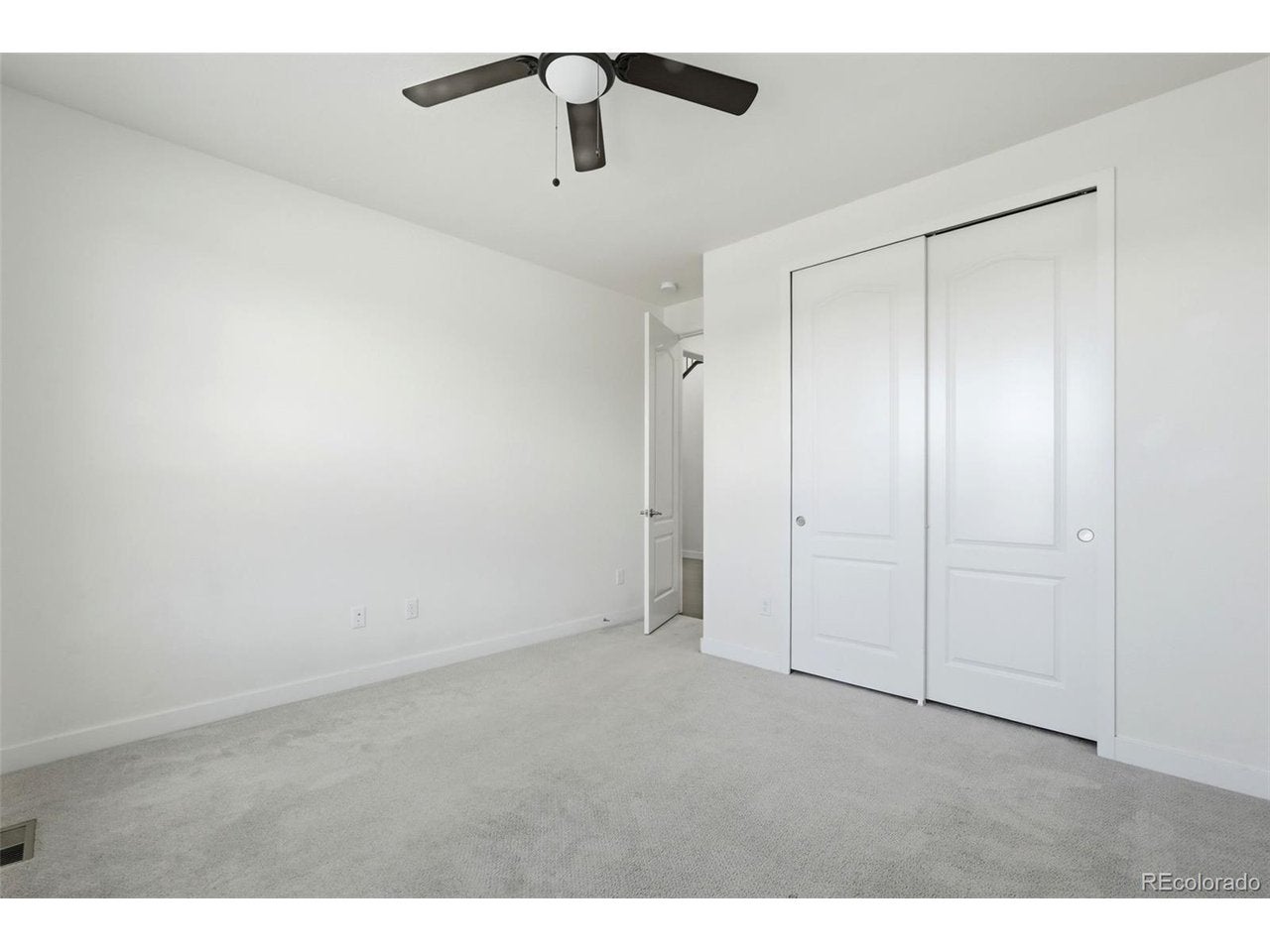9810 Taylor River Cir, Littleton, CO 80125 photo