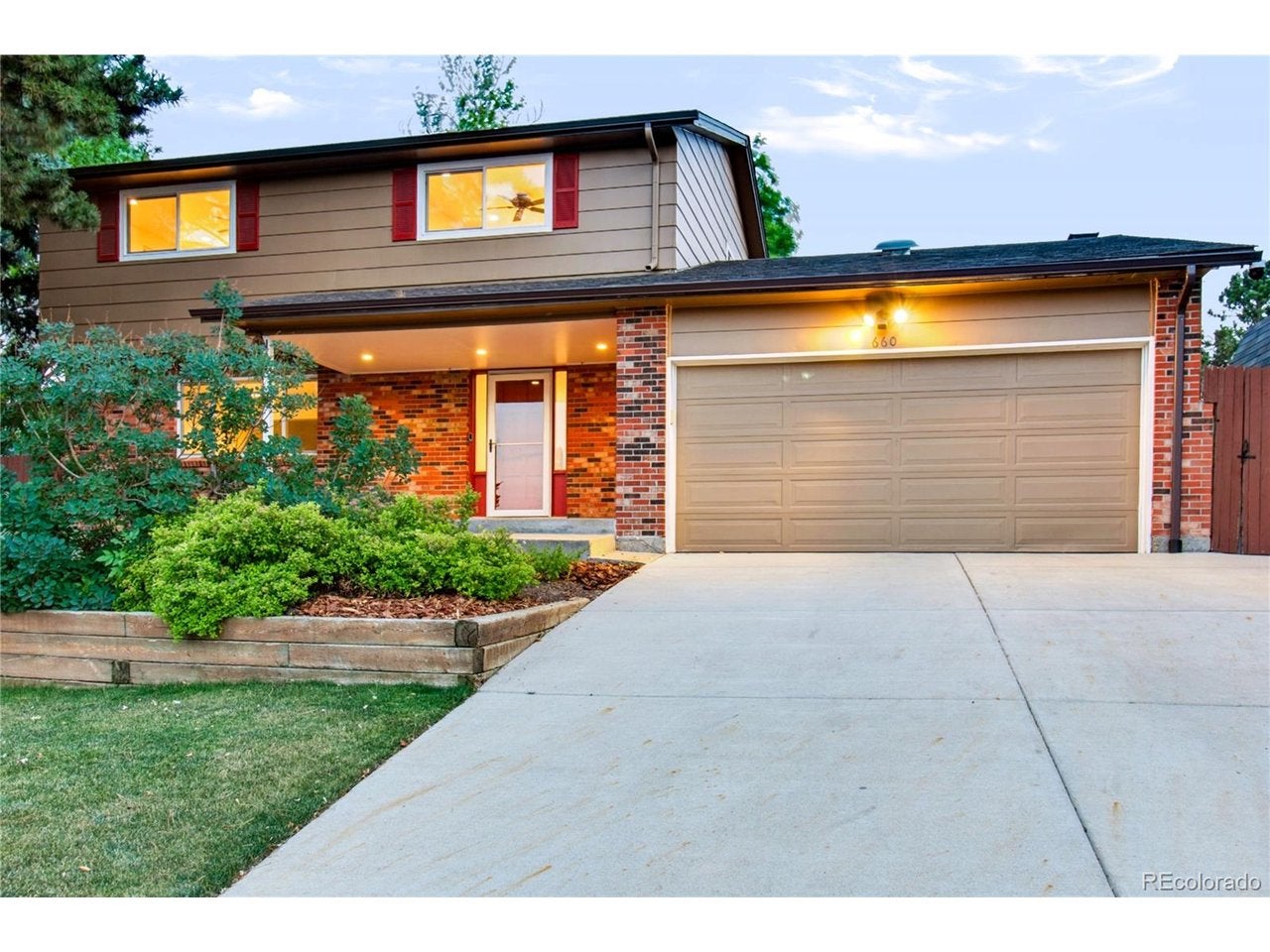 660 Omega Ln, Lone Tree, CO 80124