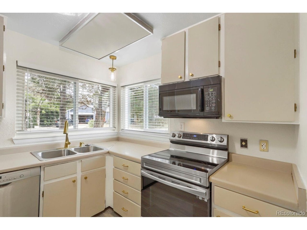 9801 Garrison Ct, Broomfield, CO 80021 photo