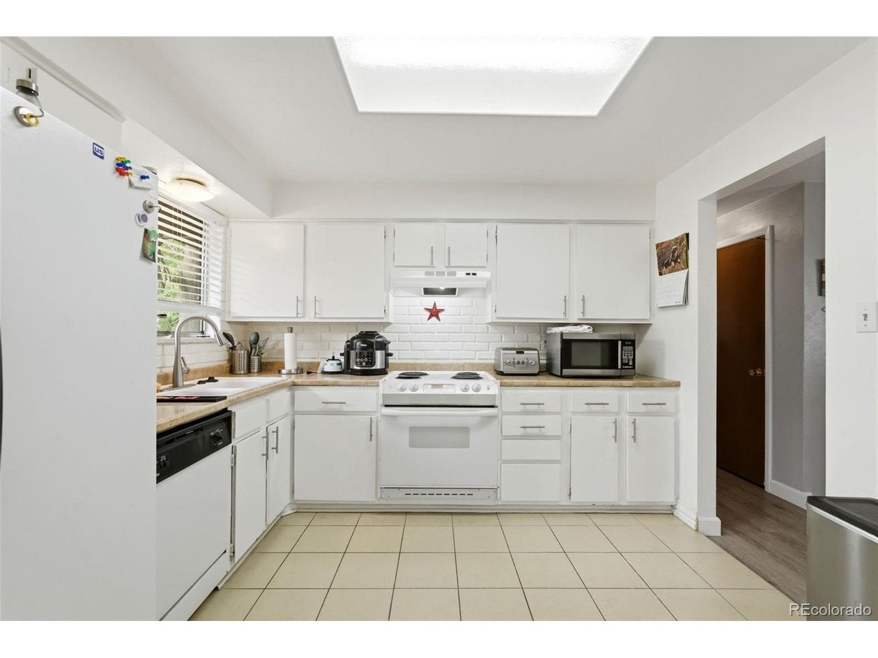 984 S Victor Way, Aurora, CO 80012 photo