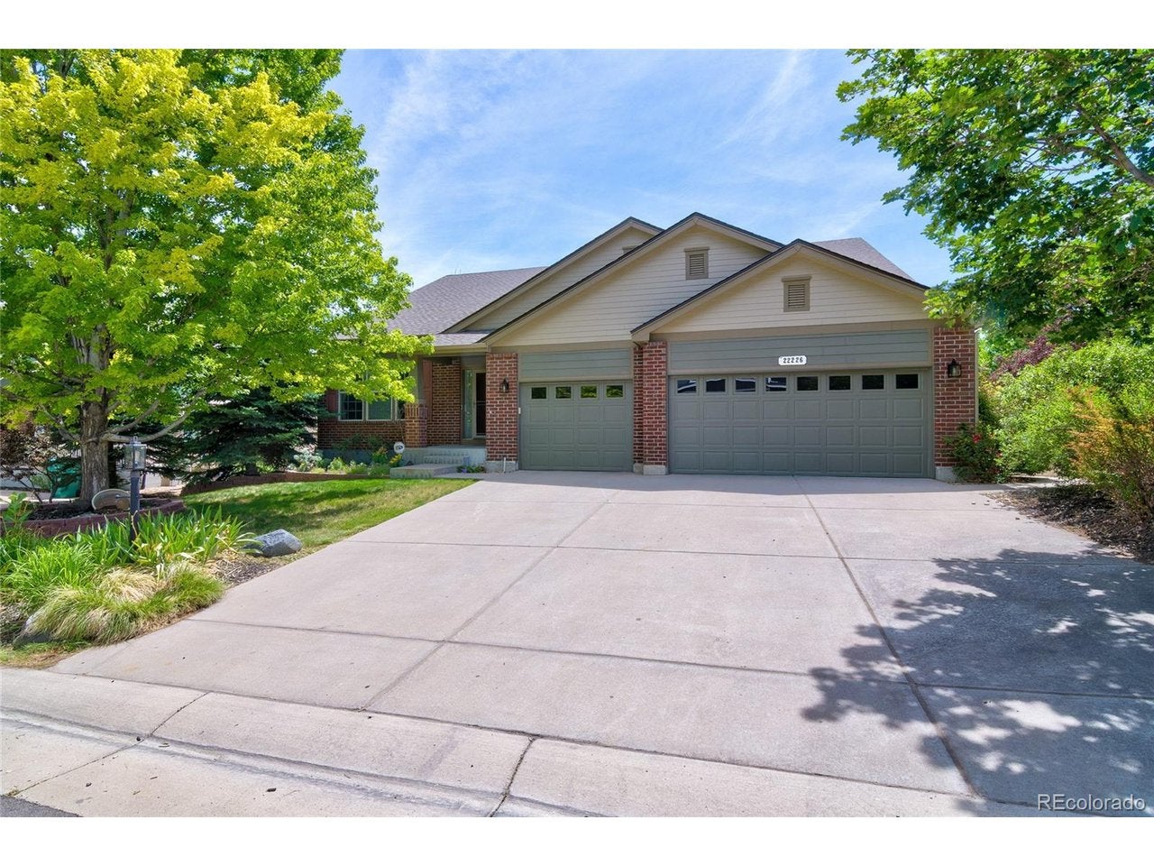 22226 Glasgow Pl, Aurora, CO 80016