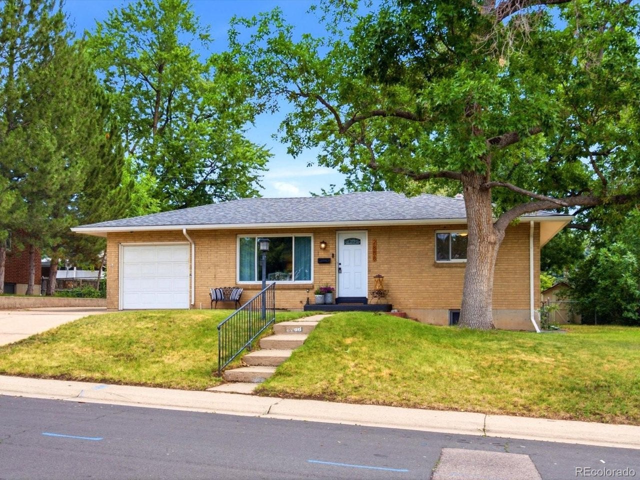 2888 Zurich Ct, Denver, CO 80236