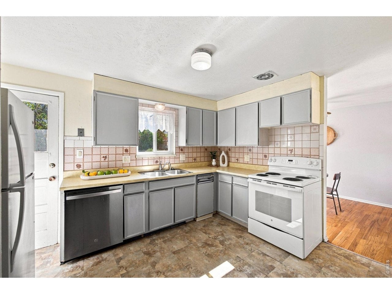 8290 Louise Dr, Denver, CO 80221 photo