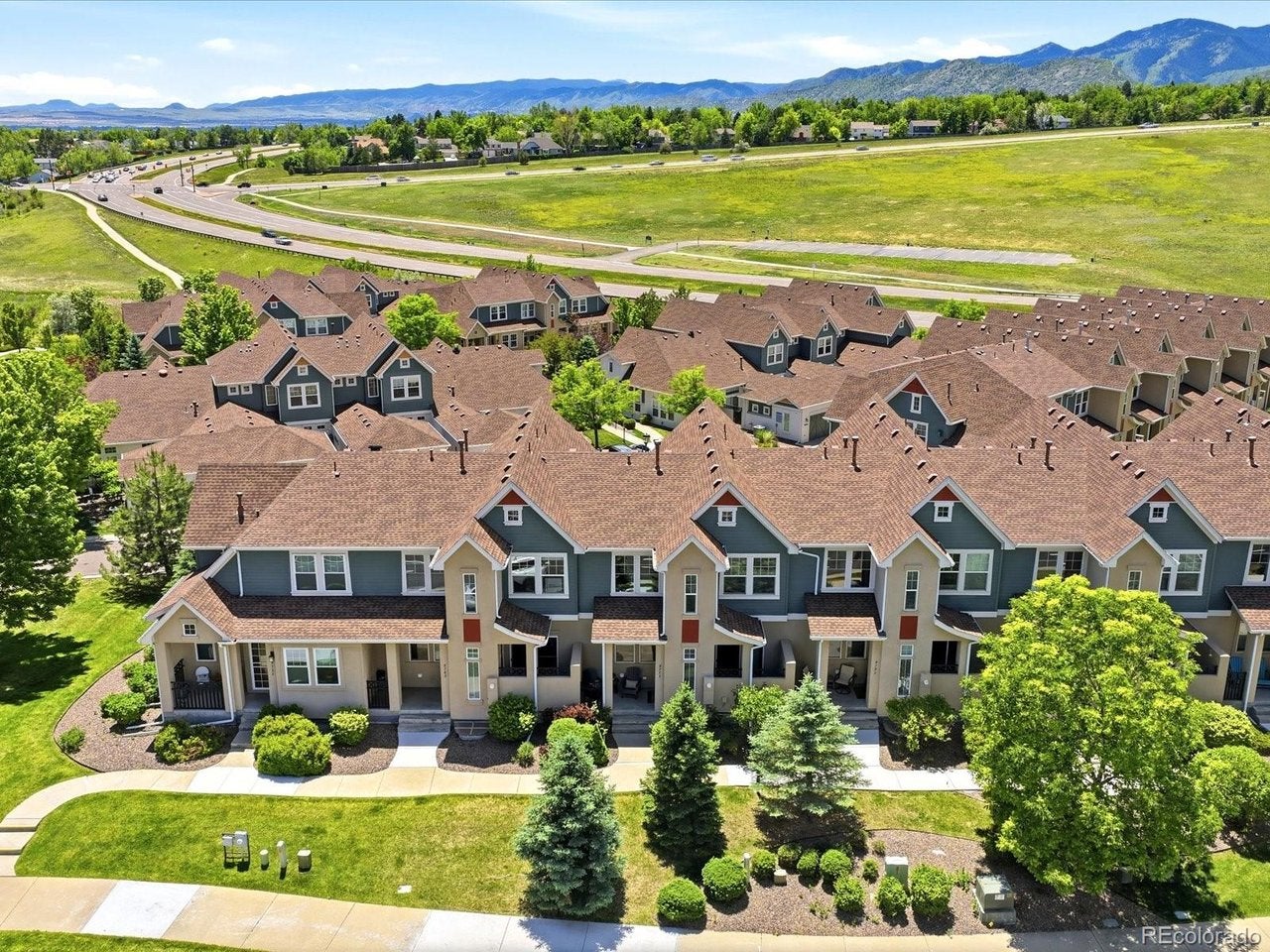 9773 Hinsdale Ln, Littleton, CO 80128
