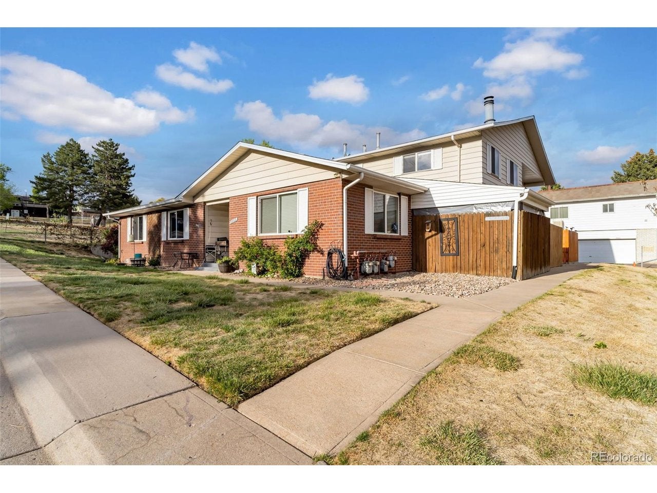 9884 Appletree Pl, Thornton, CO 80260