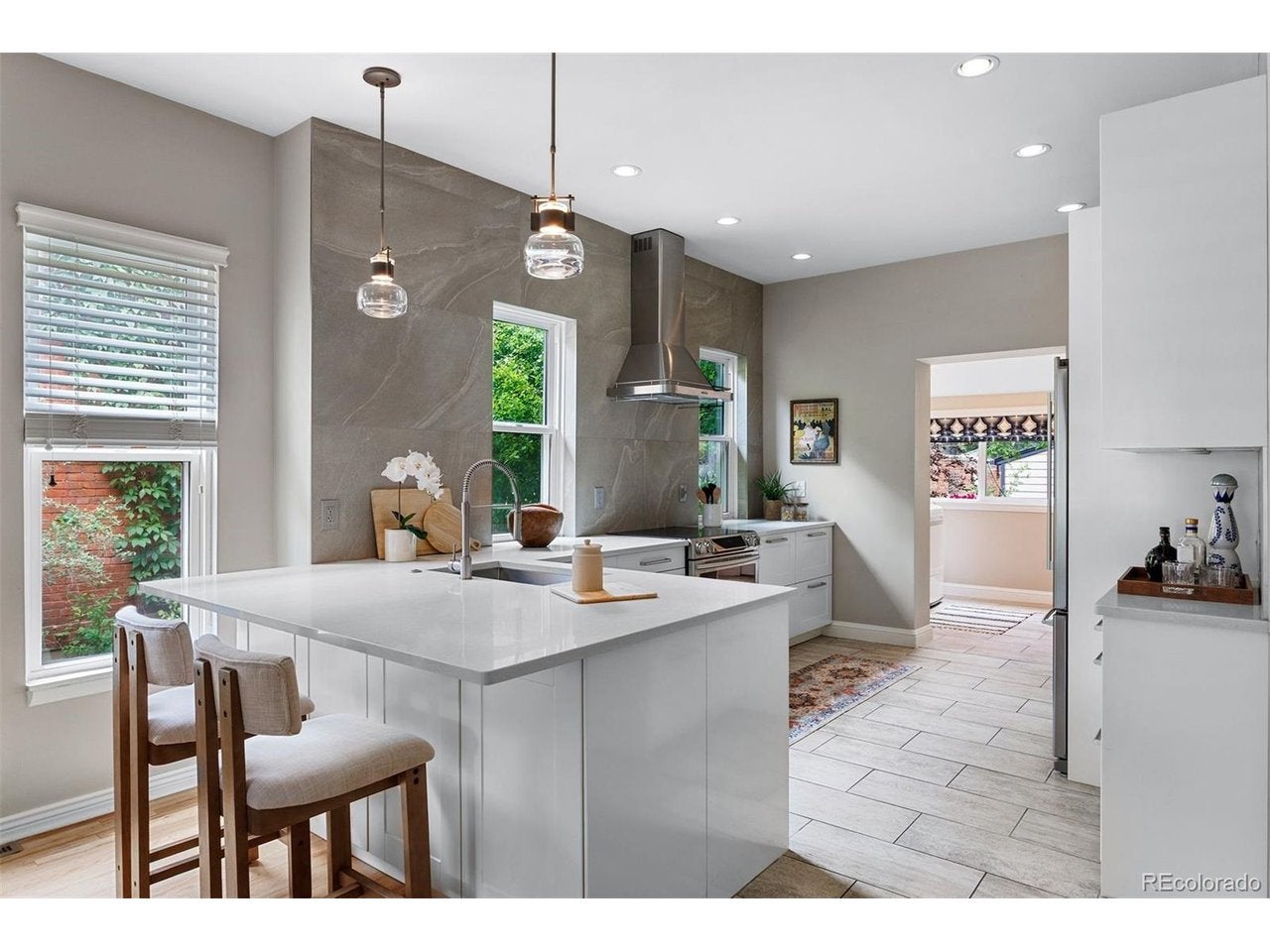 221 S Ogden St, Denver, CO 80209 photo
