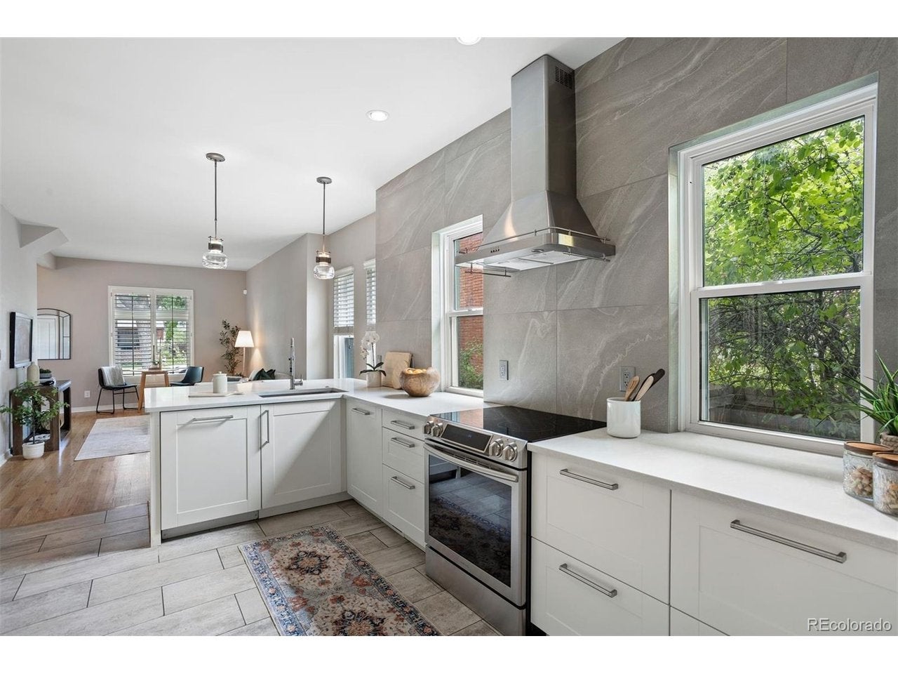 221 S Ogden St, Denver, CO 80209 photo