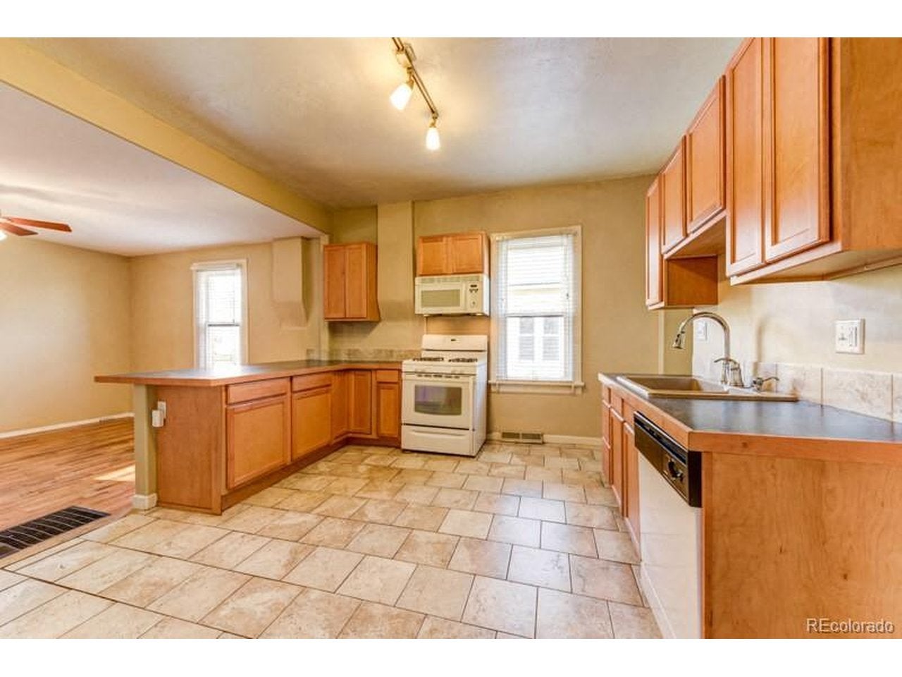 4975 King St, Denver, CO 80221 photo