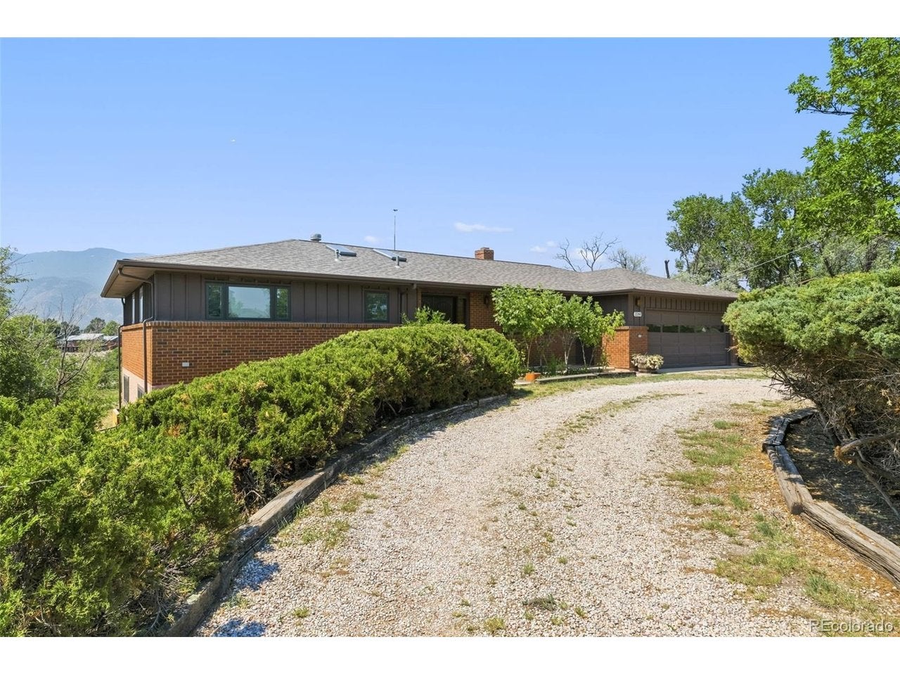 2260 Mesa Rd, Colorado Springs, CO 80904