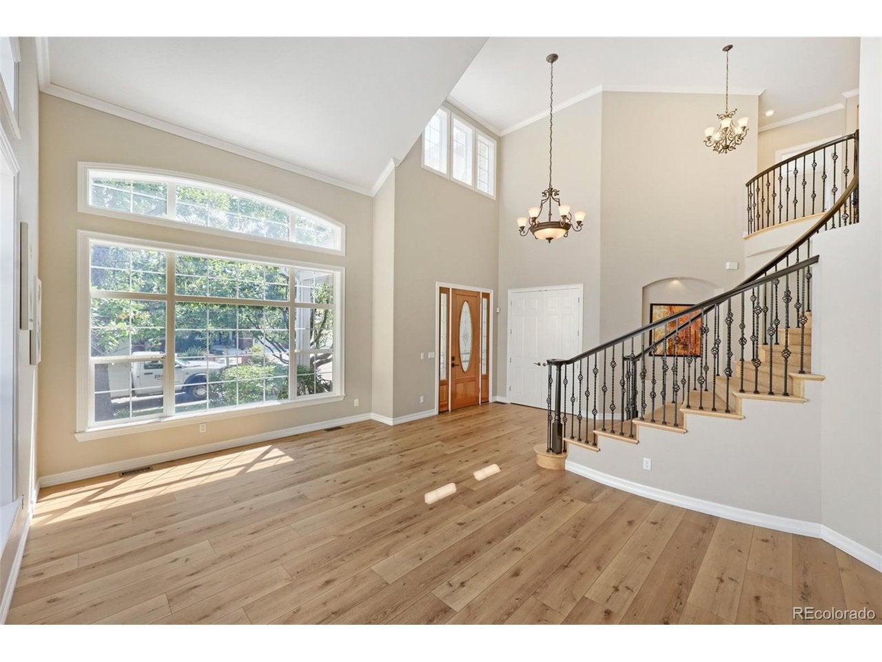 9969 Longview Dr, Lone Tree, CO 80124