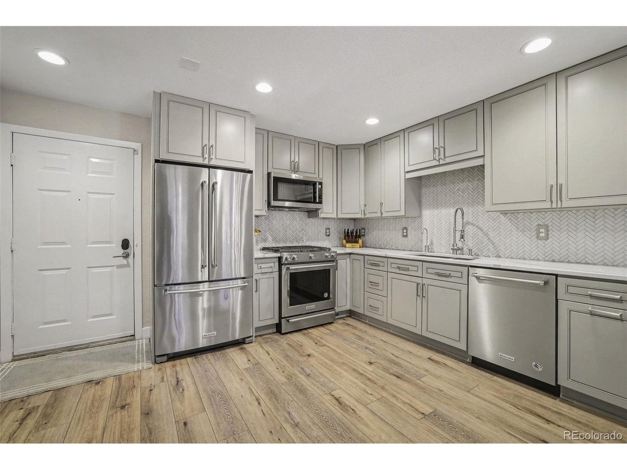 6479 Havana St, Englewood, CO 80111