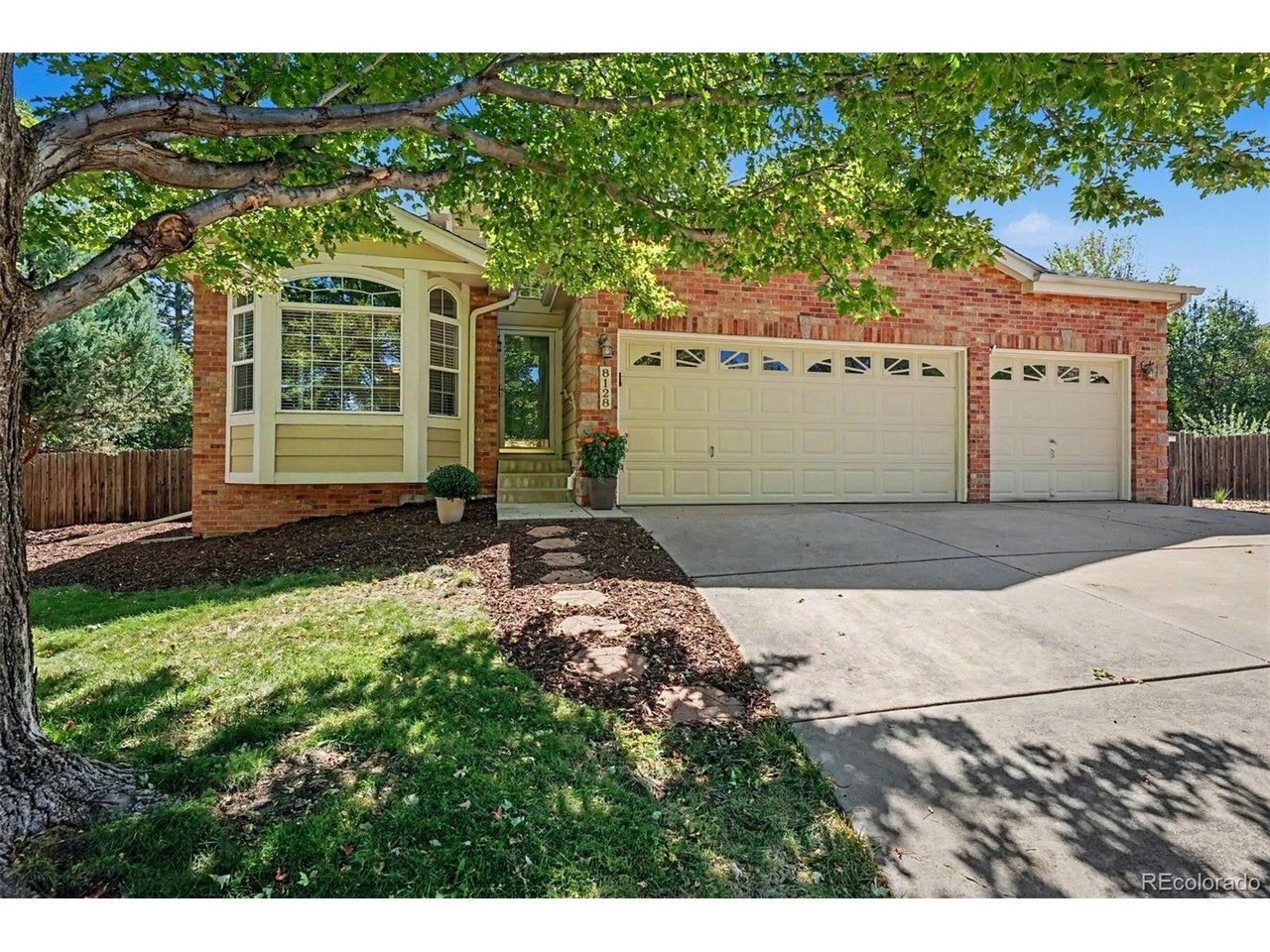 8128 Spikegrass Ct, Castle Pines, CO 80108