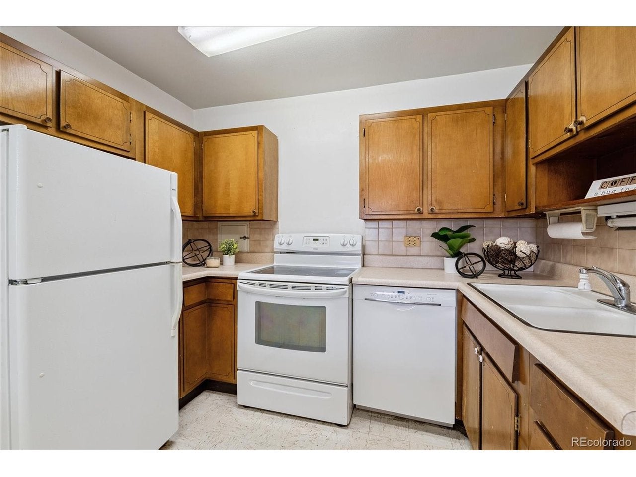 610 S Clinton St #10 B, Denver, CO 80247 photo
