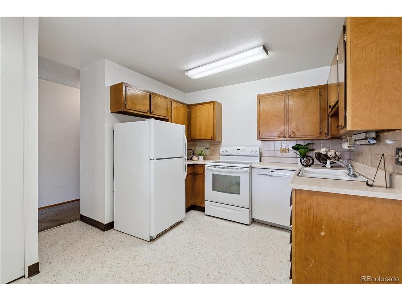 610 S Clinton St #10 B, Denver, CO 80247 photo