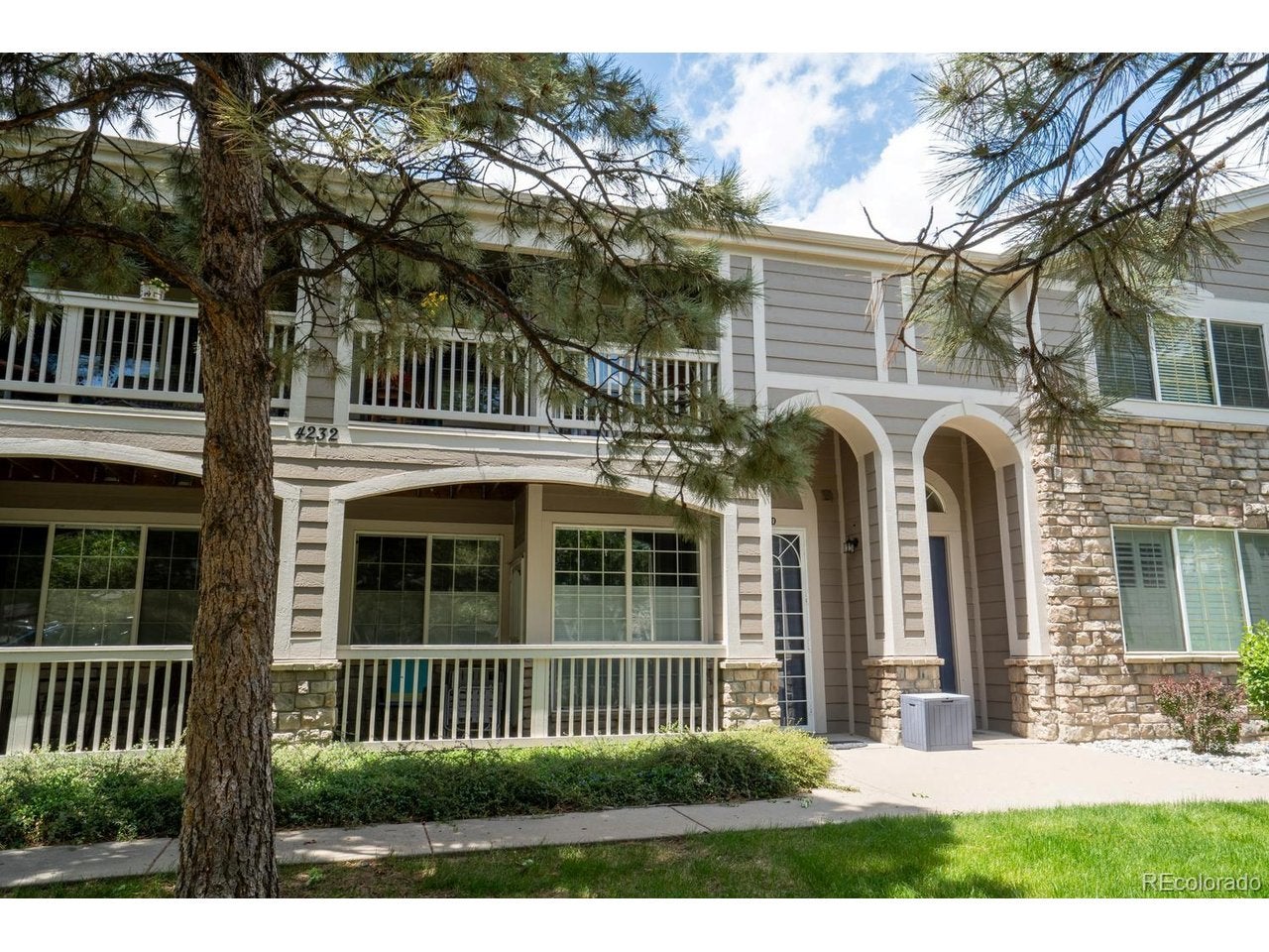 4232 Blackhawk Cir, Aurora, CO 80014