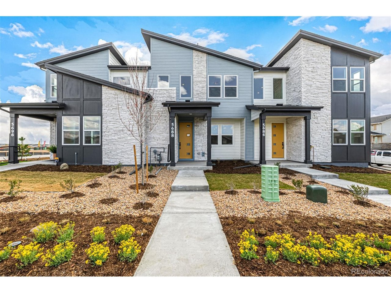 5688 Killarney Ct, Aurora, CO 80019