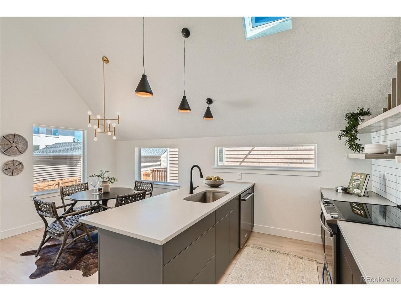 1121 S Dahlia St, Denver, CO 80246 photo