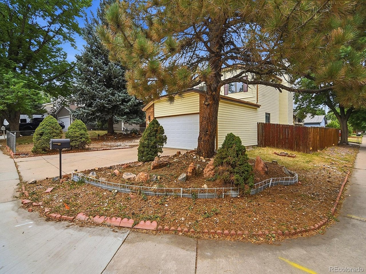 14989 Pacific Pl, Aurora, CO 80014