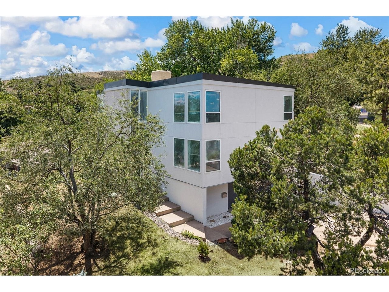 960 Foothill Dr, Lakewood, CO 80228