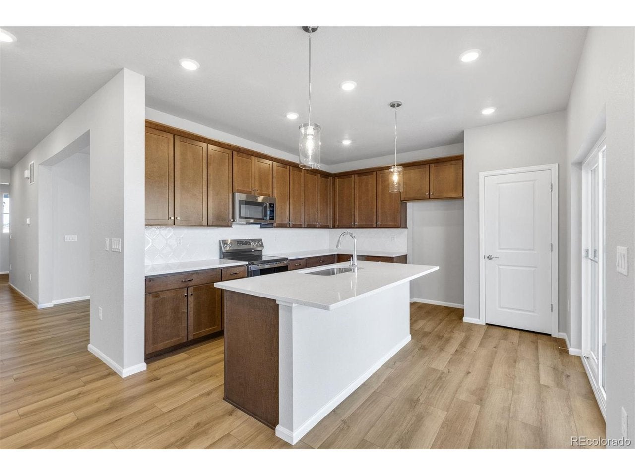 15352 Poplar St, Thornton, CO 80602 photo