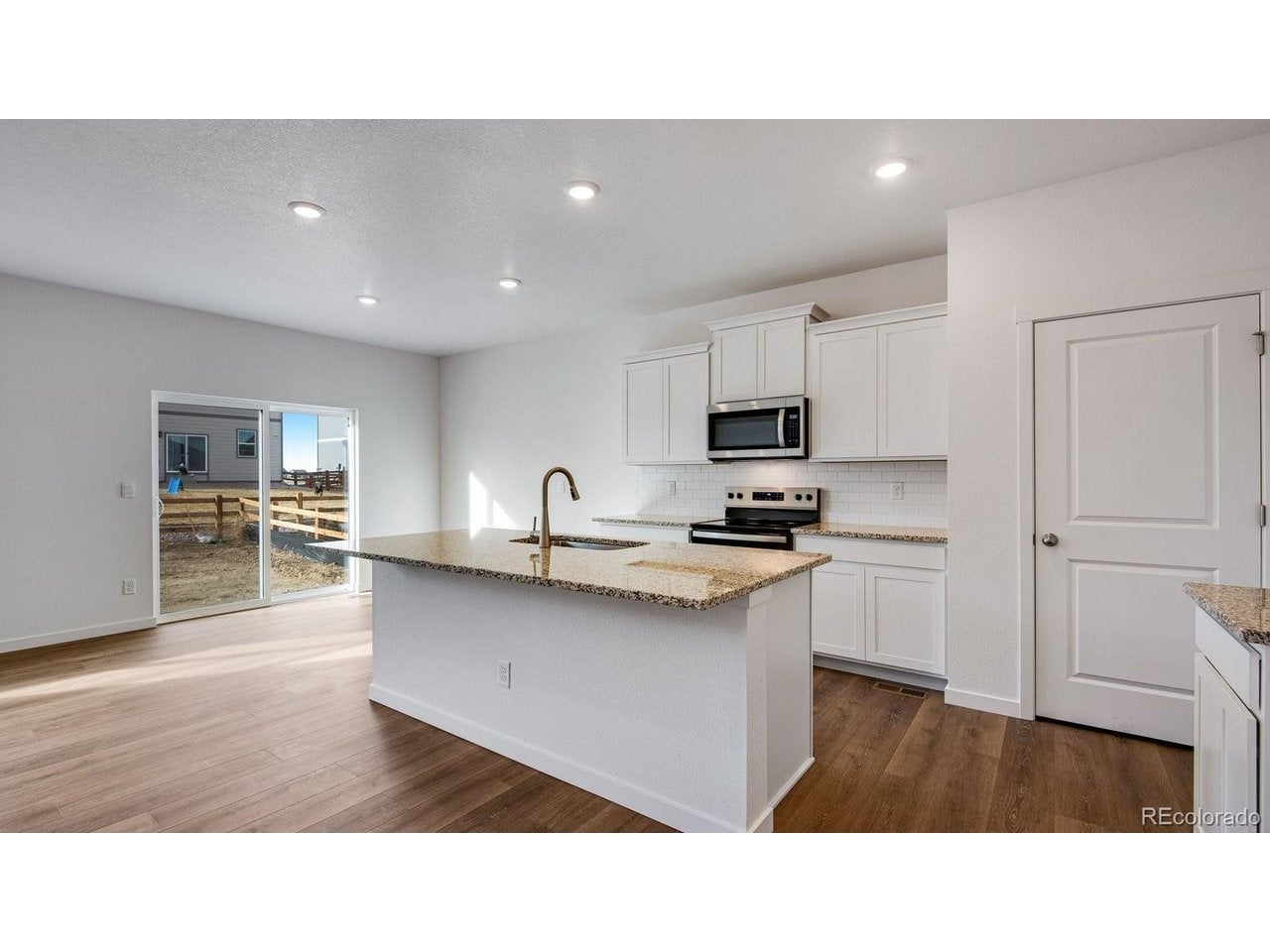 9934 Danube Ct, Commerce City, CO 80022 photo
