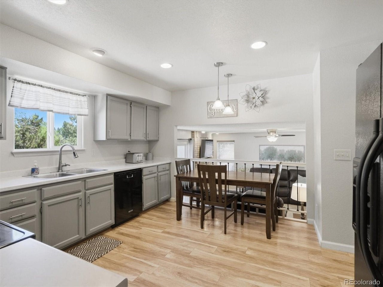 7977 W Morraine Dr, Littleton, CO 80128 photo