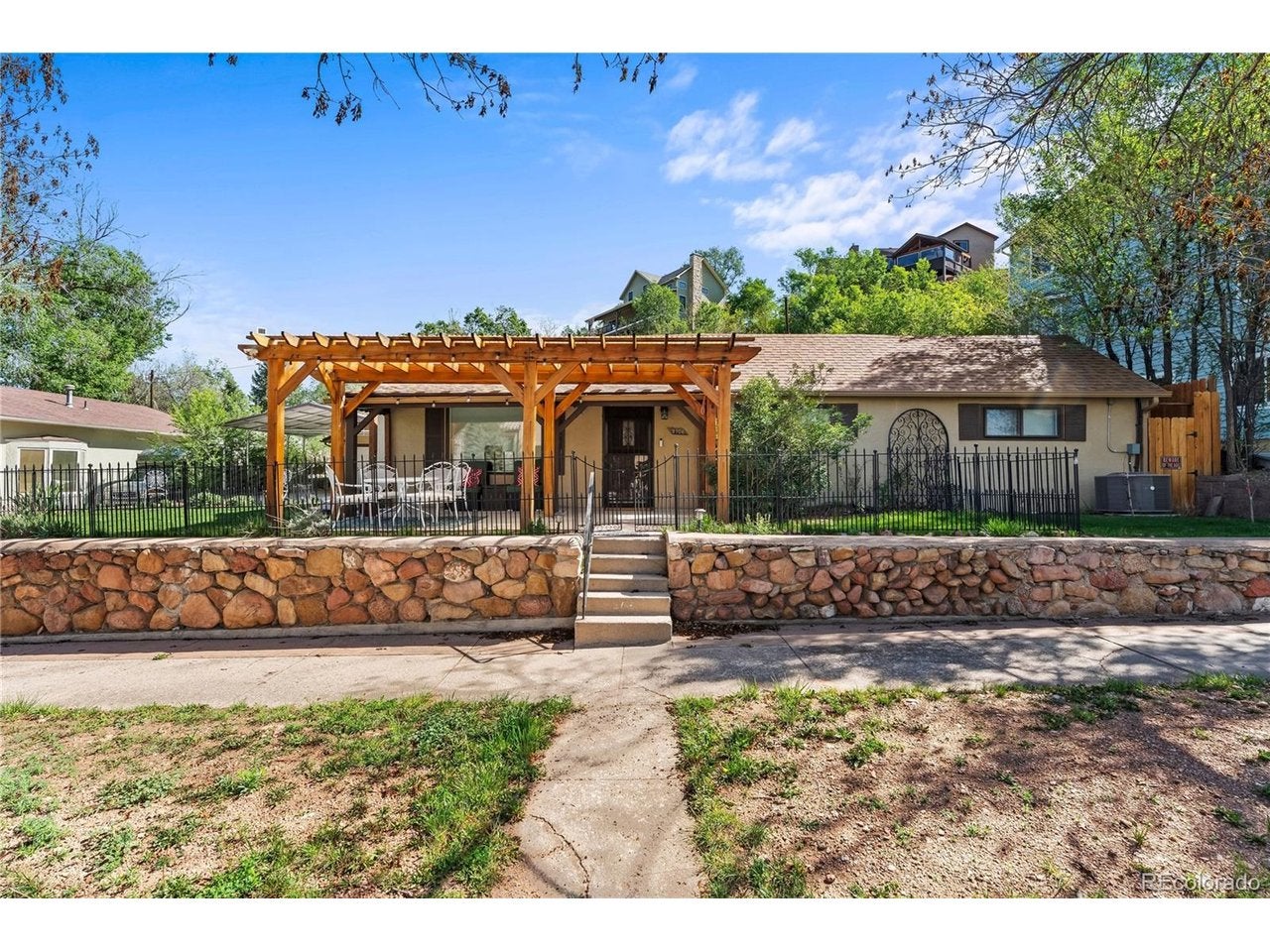 2706 Pikes Peak Ave, Colorado Springs, CO 80904