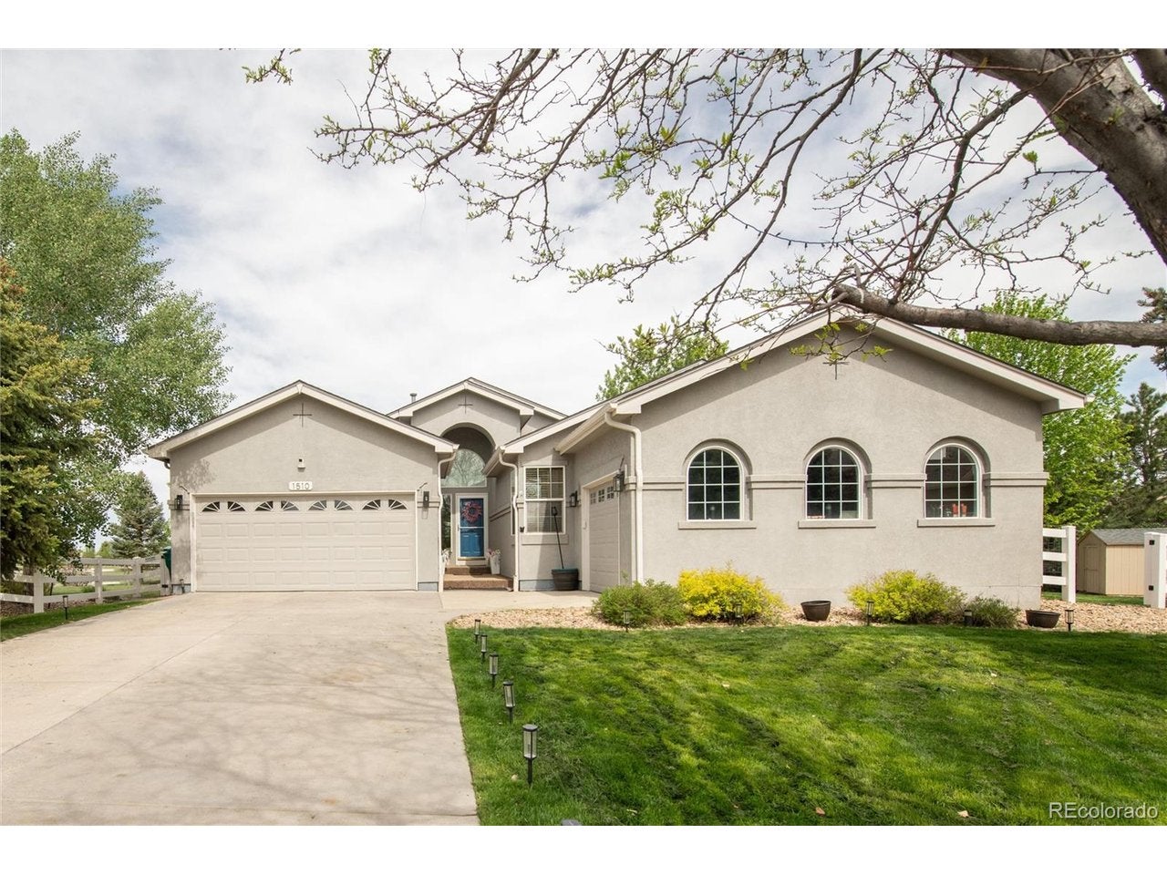 1510 De Gaulle Cir, Aurora, CO 80018