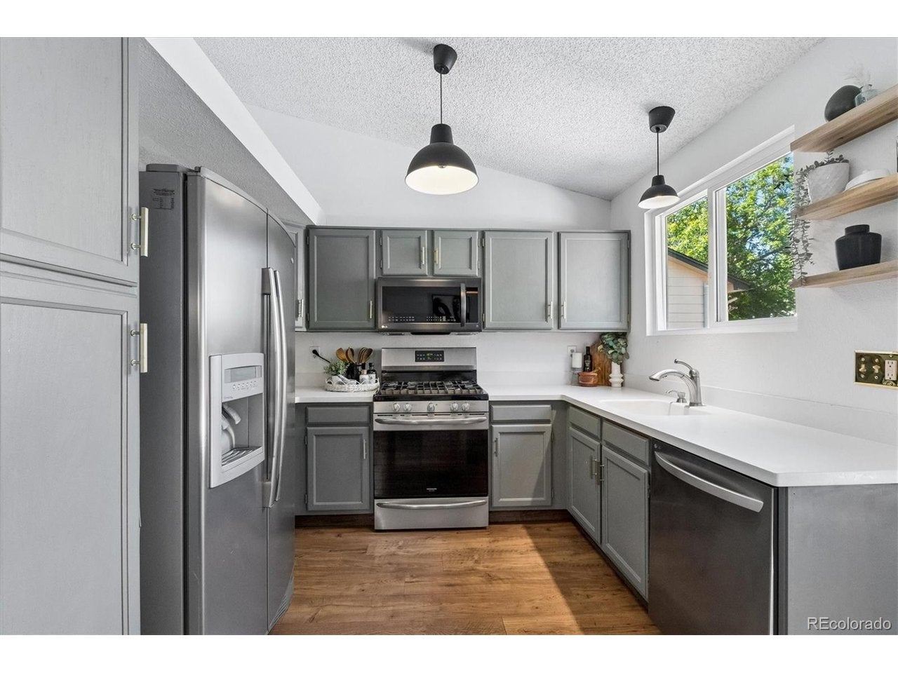 119 S Pembrook St, Castle Rock, CO 80104 photo