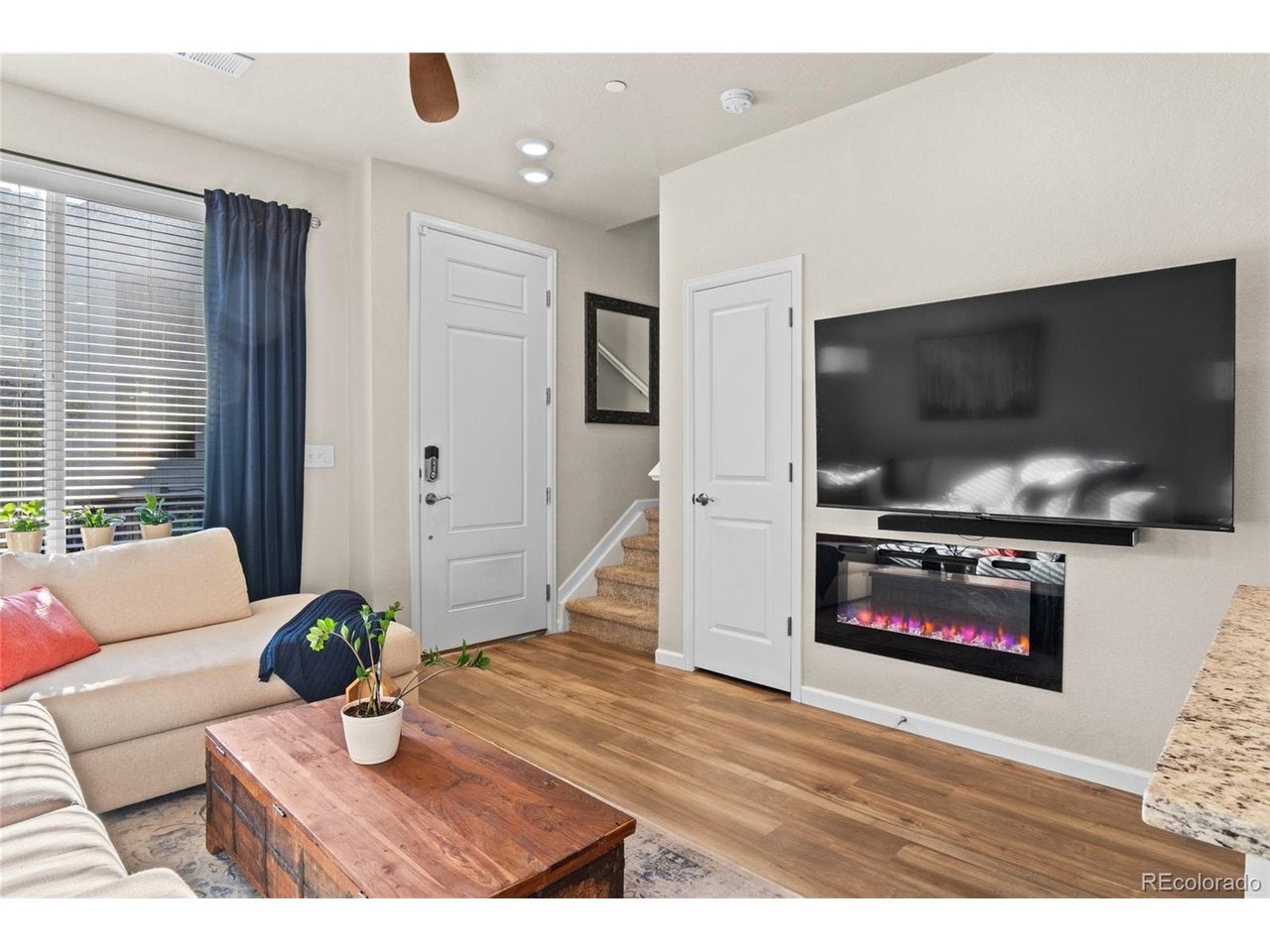 409 Millwall Cir, Castle Rock, CO 80108 photo