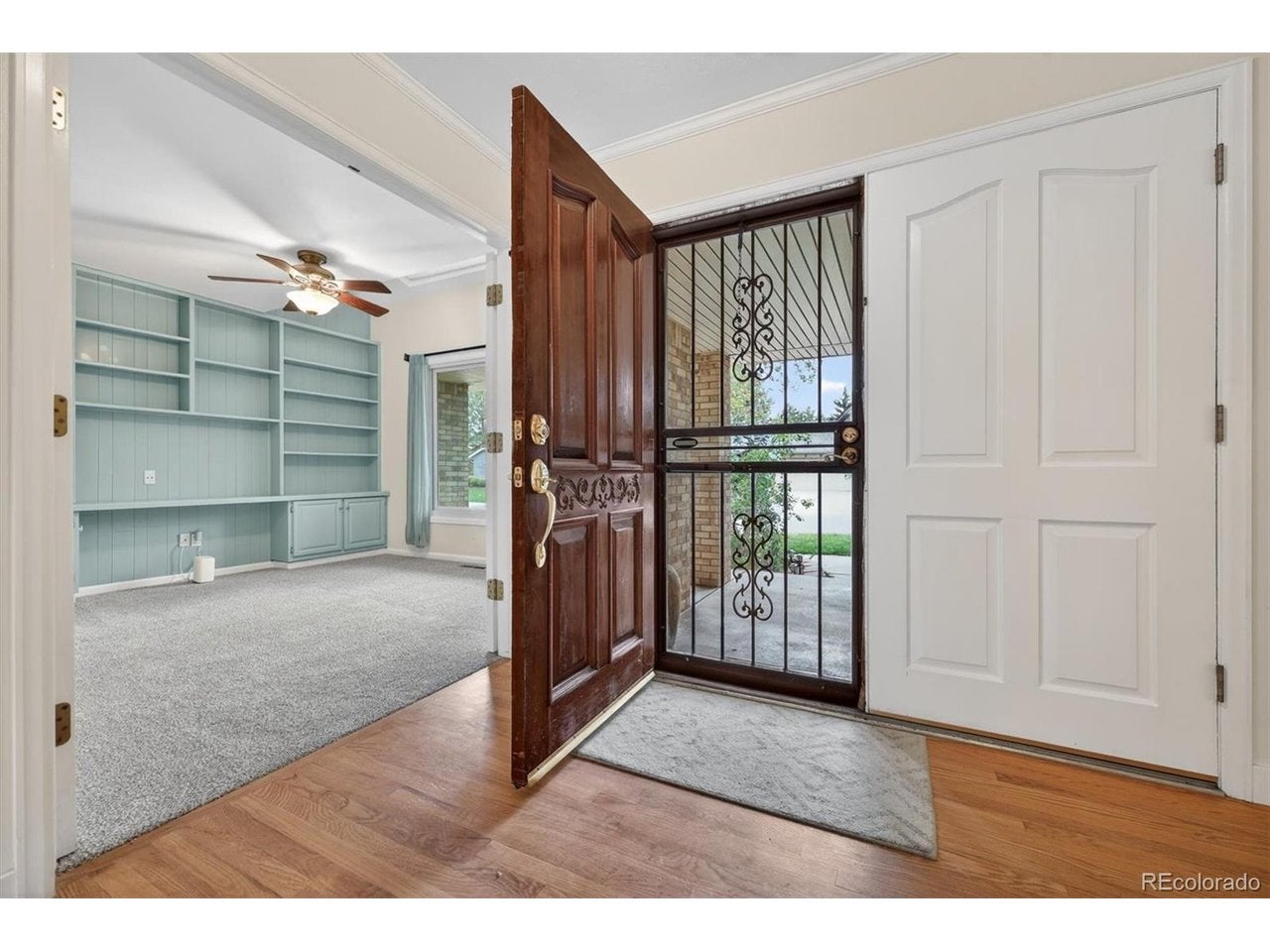 8274 S Saint Paul Way, Centennial, CO 80122 photo