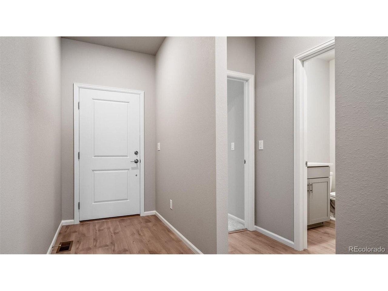 4587 N Sicily Ct, Aurora, CO 80019 photo