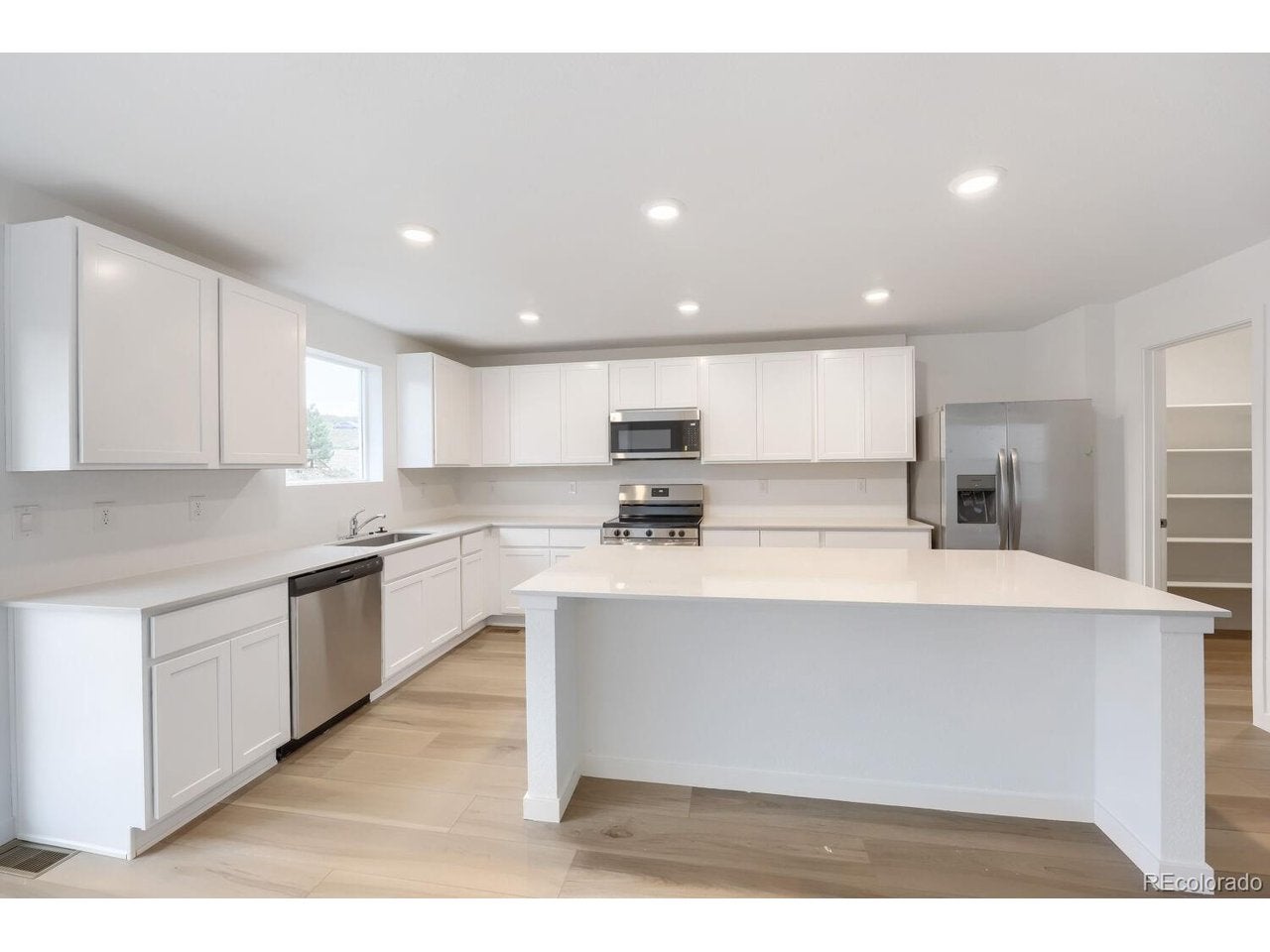 2696 Lower Crags Pt, Colorado Springs, CO 80904 photo
