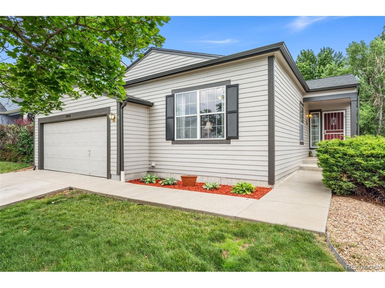 19564 Ithaca Pl, Aurora, CO 80013