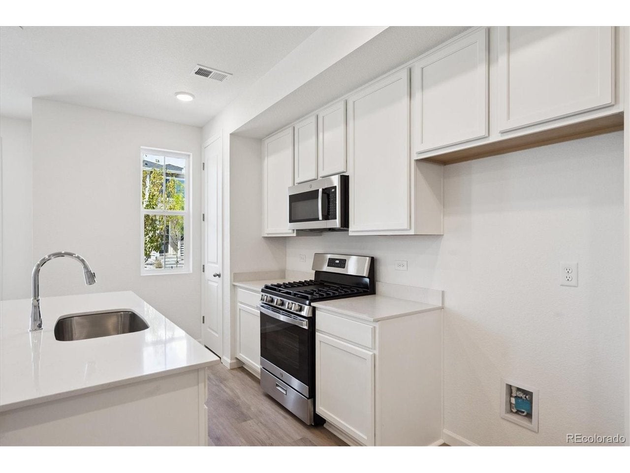 1336 Penner Dr, Erie, CO 80026 photo