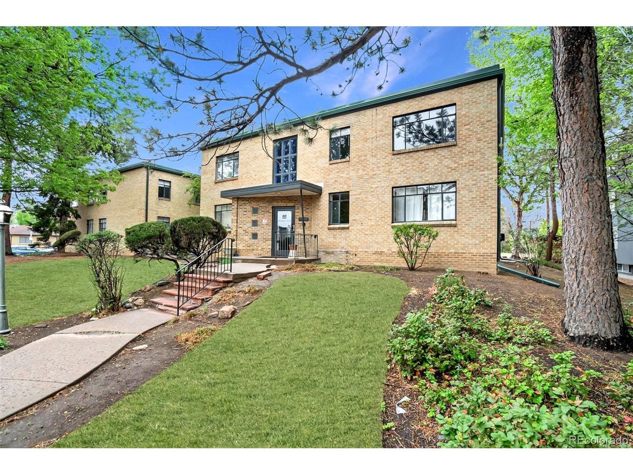 1182 Clermont St, Denver, CO 80220