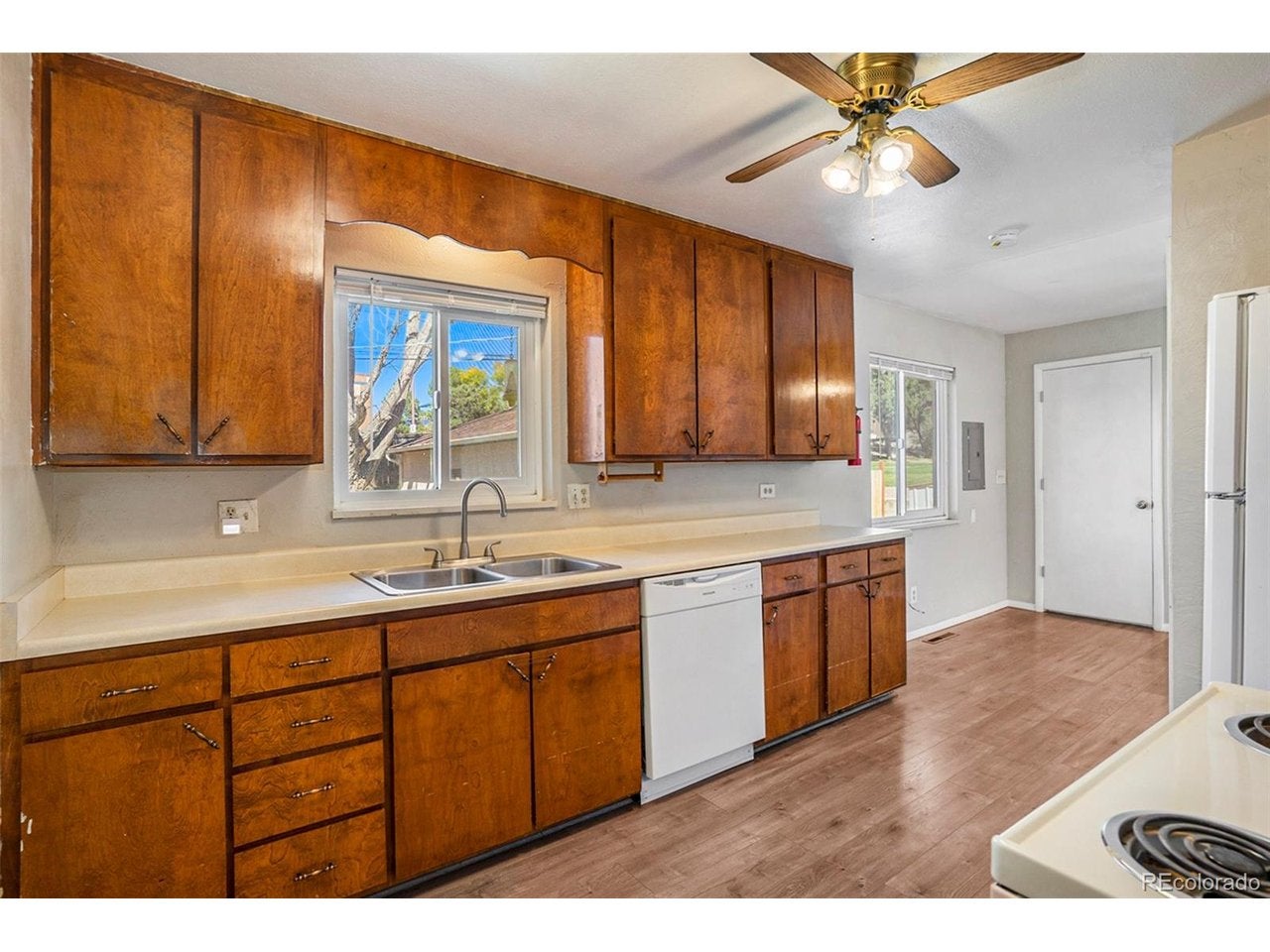 414 Maplewood Dr, Colorado Springs, CO 80907 photo