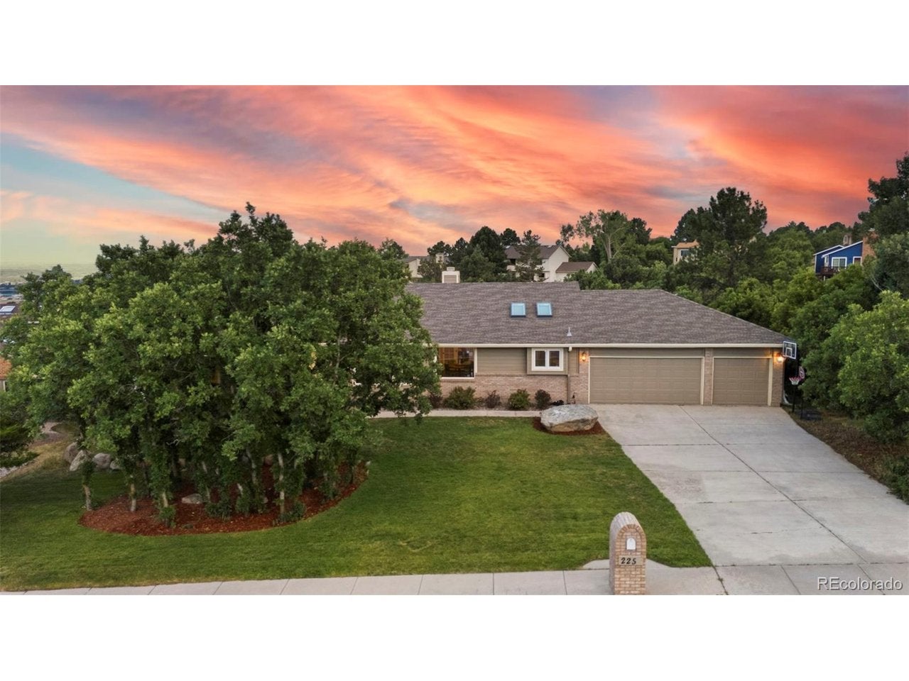 225 Thames Dr, Colorado Springs, CO 80906