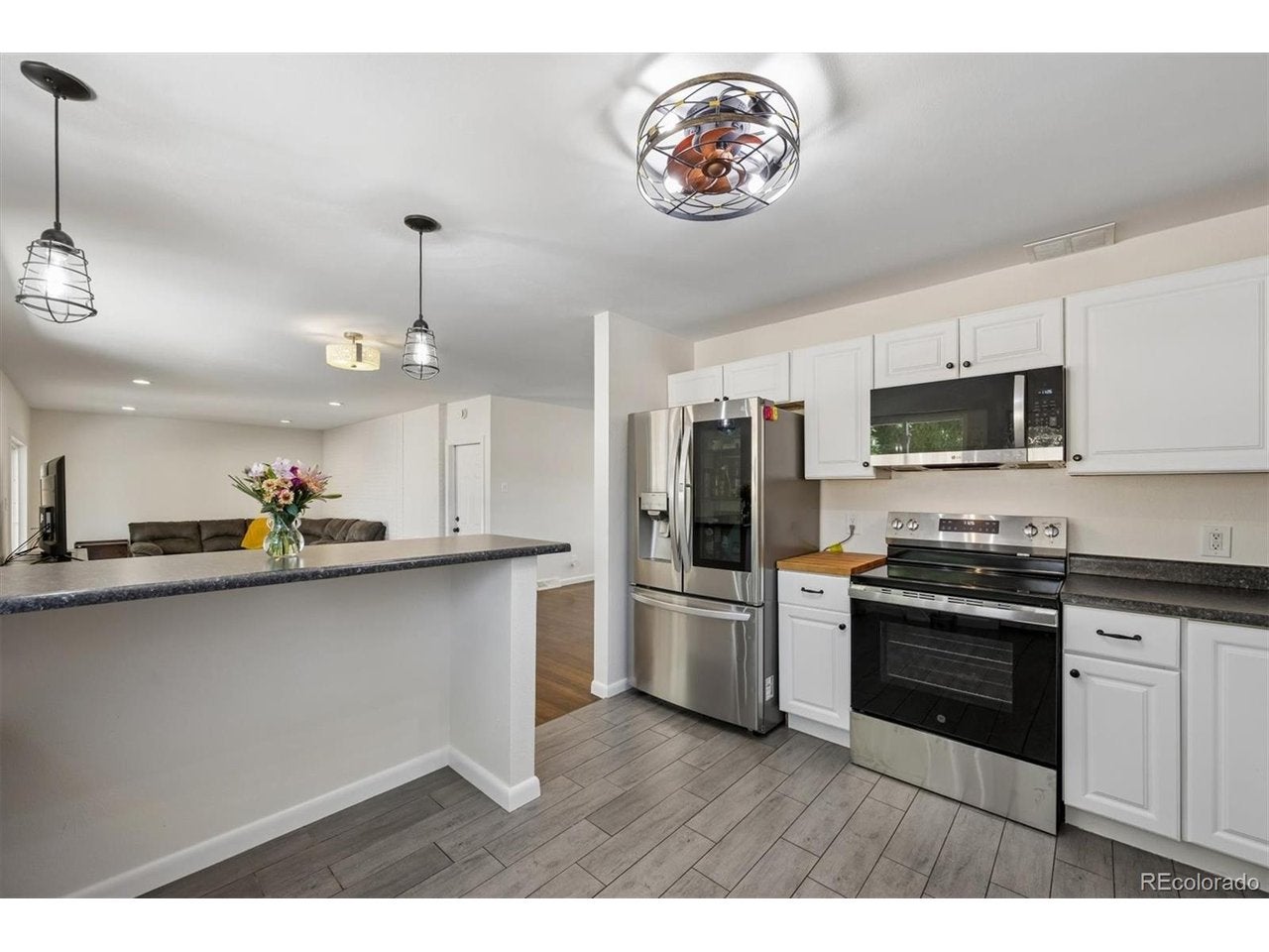 6017 Vivian Ct, Arvada, CO 80004 photo